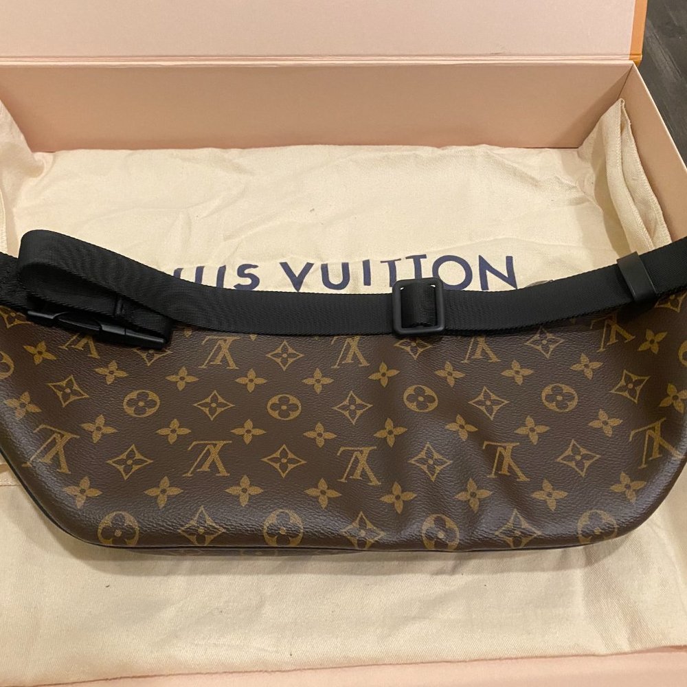 LOUIS VUITTON Monogram Macassar Christopher - Picture 4 of 11